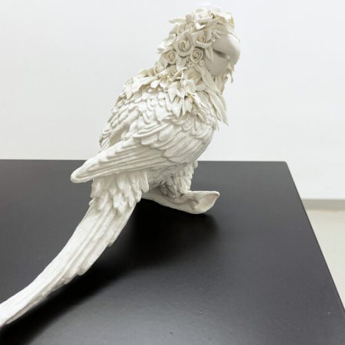 Noemí Iglesias. "El Gran", 2021. Handmade floral technique. Porcelain fired at 1.280º by oxidation (23x10x15 cm).